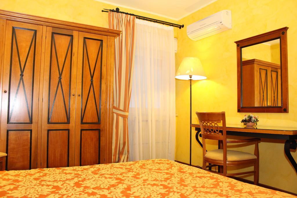 Hotel Florio Opera Palermo Central Bilik gambar